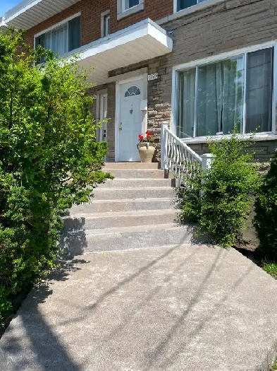 FOR RENT – Beautiful 3-Bedroom Apartment in Ville Saint-Laurent