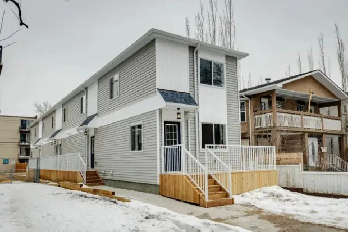 Live in style in BRAND-NEW 3-STOREY TOWNHOME near DOWNTOWN