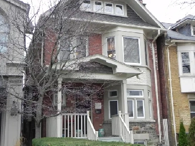 1 Bedroom Apartment at YONGE/STCLAIR