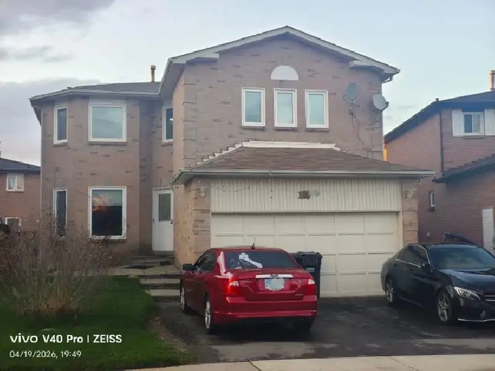 3 Rooms Available for rent in 4 Beds 2.5 Baths -House