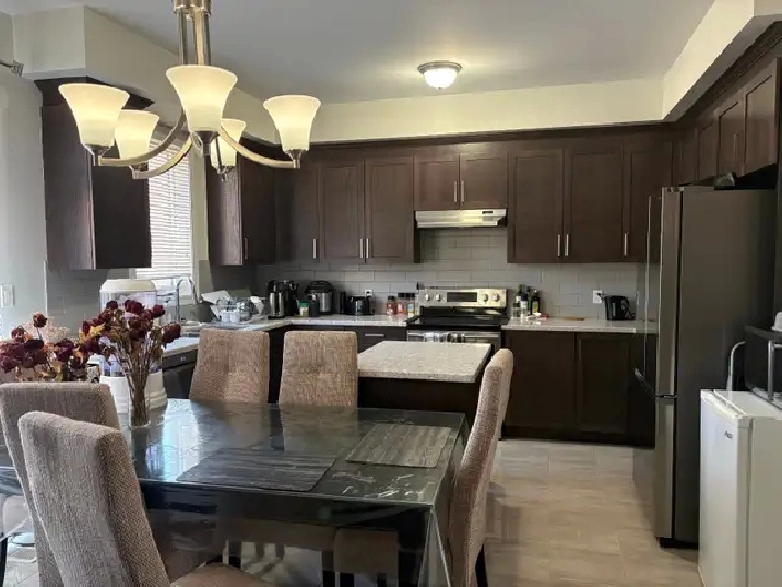 4-Bed   Parking/Garage/Yard/Laundry Incl! (William Fair Dr)