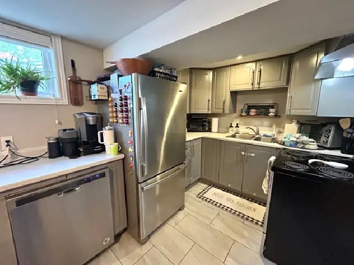 SECORD WOODS Beautiful 2 Bedroom Apartment!!