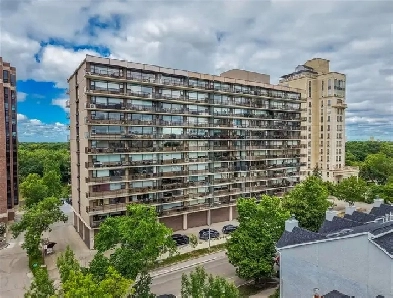 Gorgeous Wellington Crescent 2-Bed Condo - $289,900