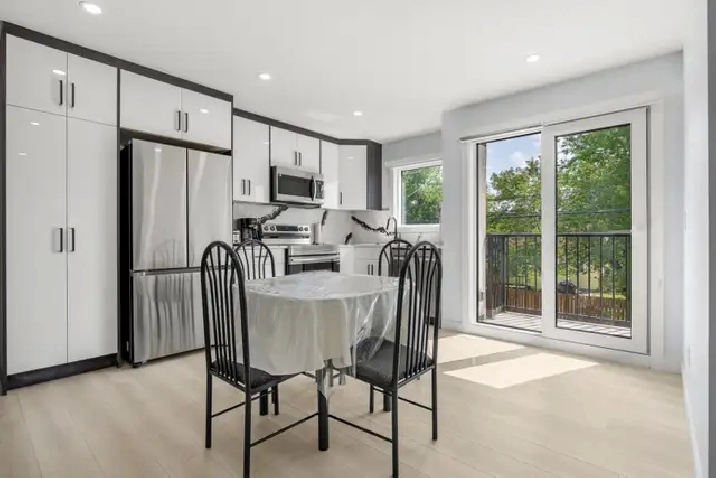 Luxury furnished 2 Bed / 2 Bath Garage Suite for rent near SAIT