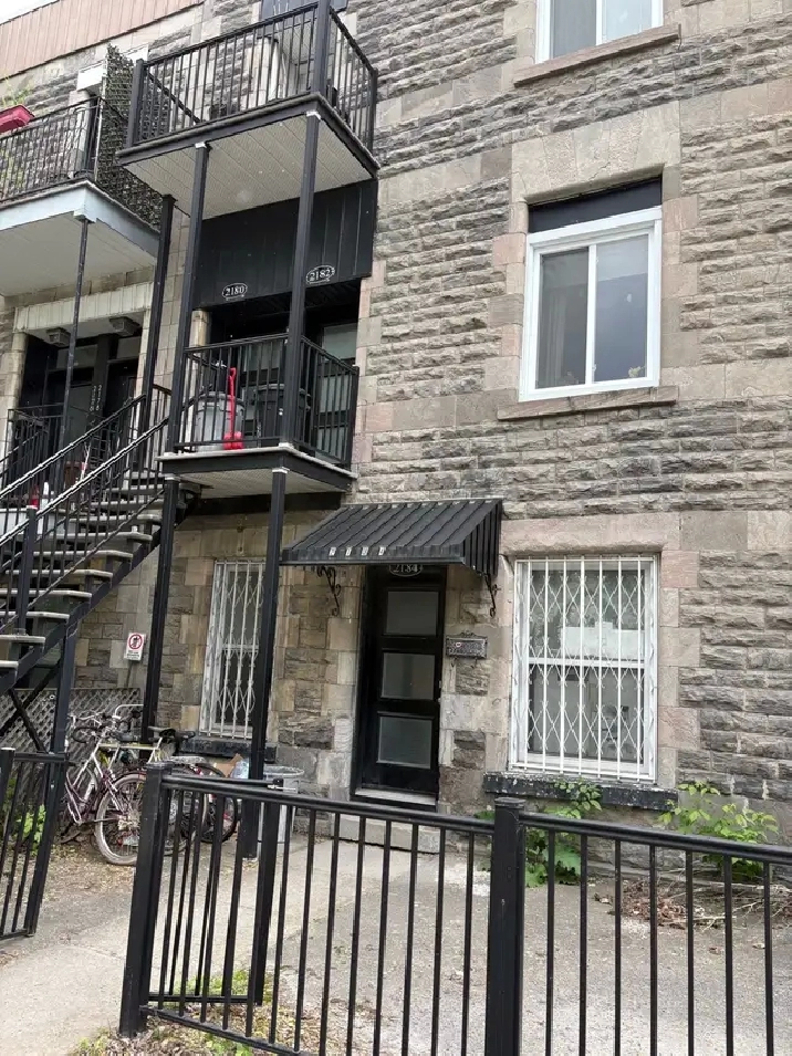 4 Bedroom…6 1/2…Appliances Inc…Private Backyard