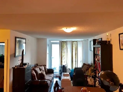 80 Esther Lorrie, 1 bed den, 650 sqft condo for rent from Sept 1