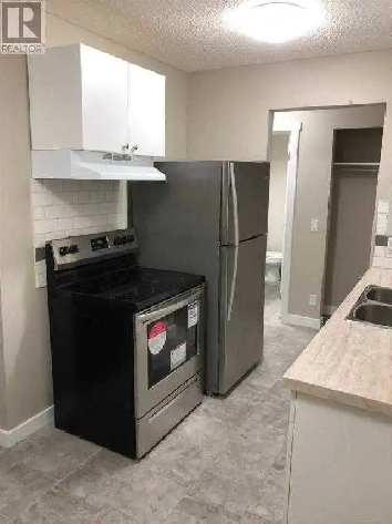 Spacious Apartment Available!