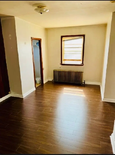 One Bedroom Apartment in south Etobicoke Available