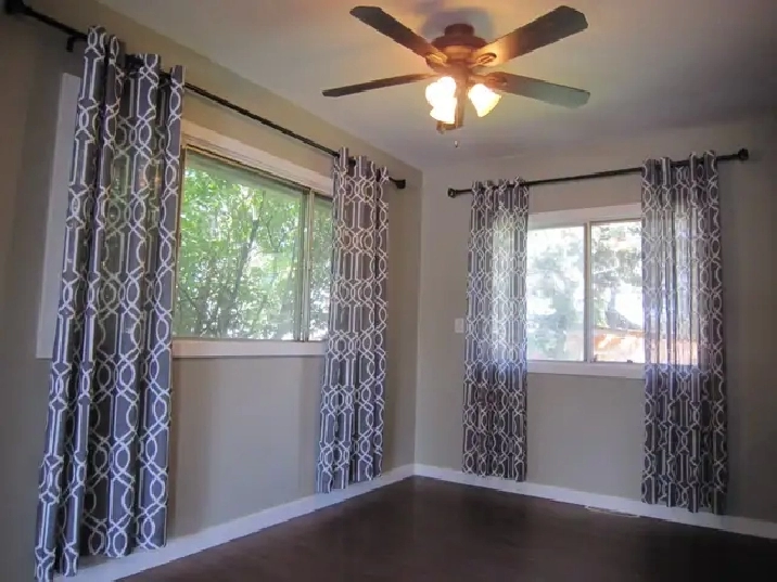 3 Bed/1  Bath Upper Suite $1750/mo. Forest Lawn - Utls/Int Incl