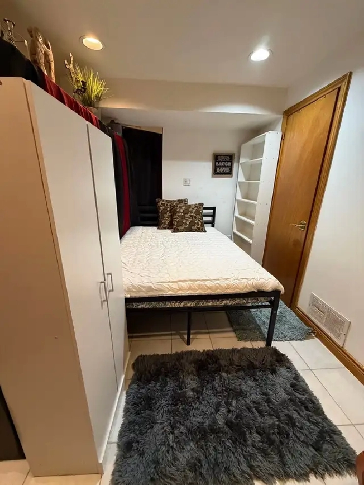 Room for rent - Female only
