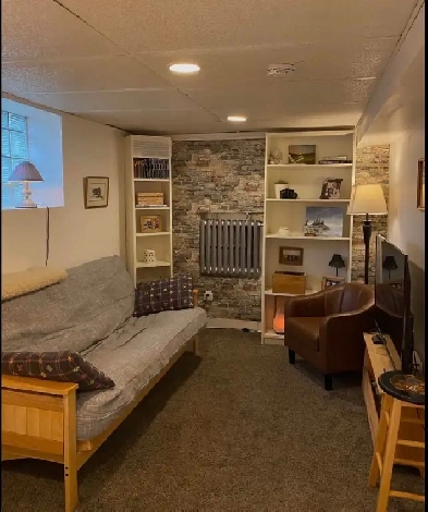 Top St B location 1 bed/1bath smaller pet ok
