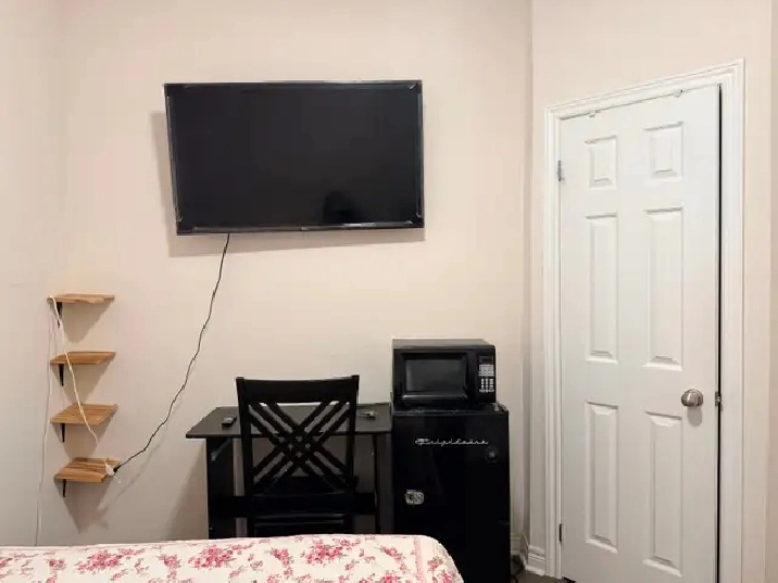 FURNISHED ROOM FOR GIRLS- IMMEDIATE MOVE IN