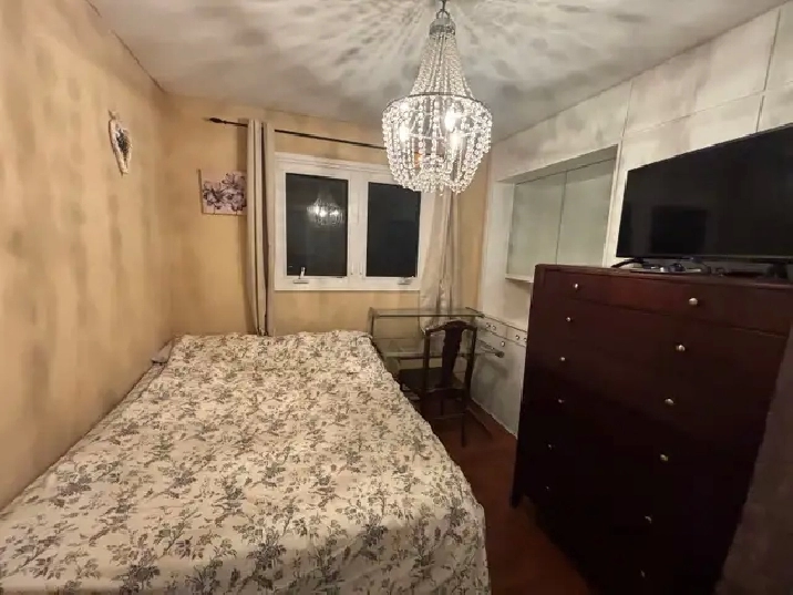 Room to Rent 5 min walk to U of M! male student