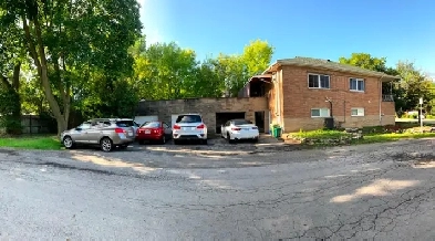 ROOM FOR RENT NEAR MCMASTER UNIVERSITY