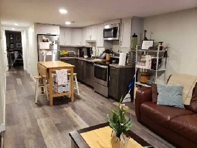 Spacious 2-Bedroom Apartment in the Heart of Wellington Village