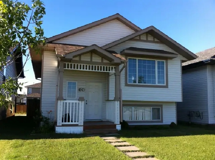4 beds 2 baths single house in lancaster for rent immediately