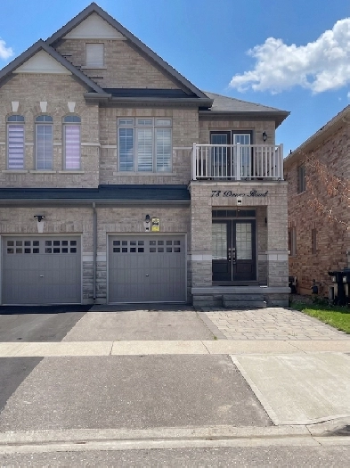 1900 SQFT Semi-Detached: 4 Bed, 2.5 Bath