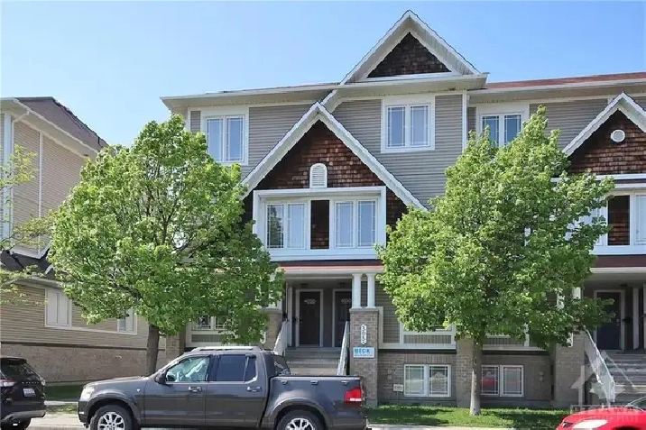 Barrhaven Area 2 BDR house available from 1st August.
