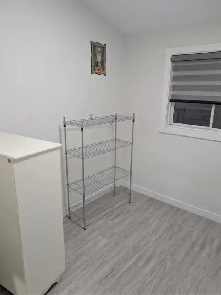 Small room for rent