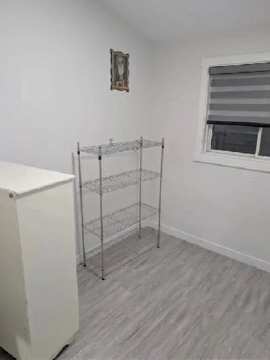 Small room for rent