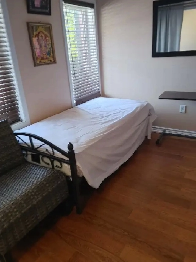 Private room  for rent, Sheppard Ave East /  Morningside $450
