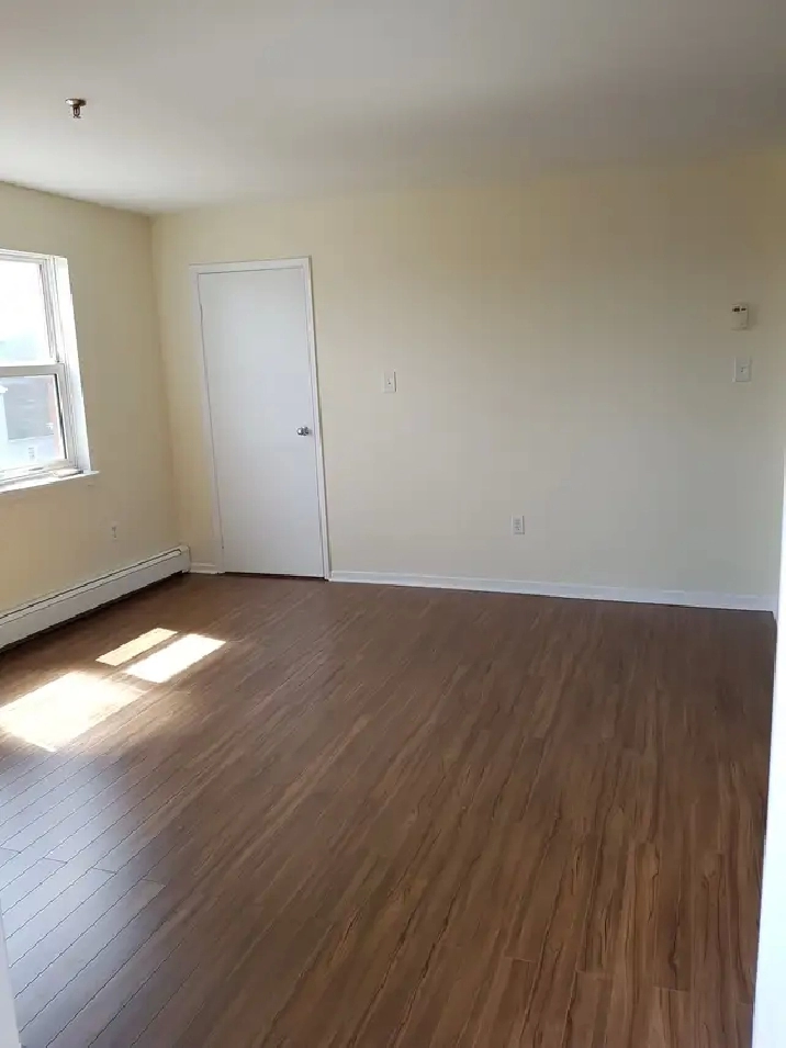 Spacious 2BR w/ Balcony & Elevator - Charles St - Sept 1st