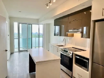 Cozy One Bed   Den   Balcony Condo @ FAIRVIEW MALL DRIVE