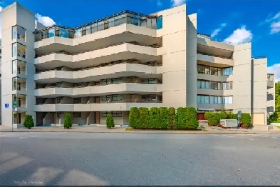 One Bedroom Apartment Next to Seawall