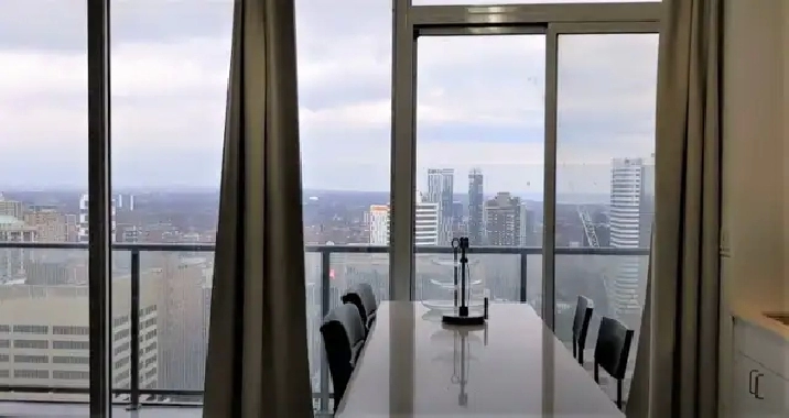 Luxury 1 1 bedroom penthouse in the heart of downtown Toronto