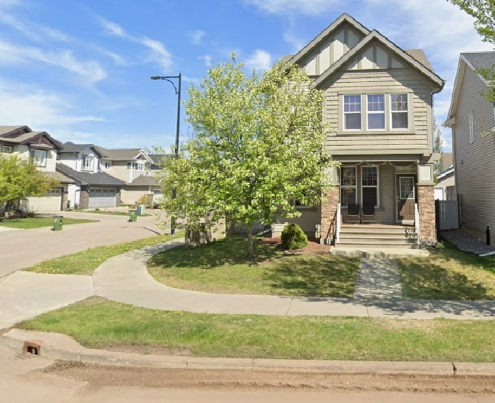 HOME WITH DETACHED DOUBLE CAR GARAGE FOR RENT
