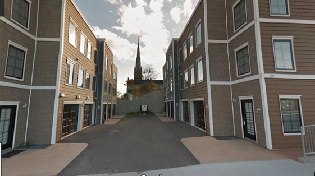 10 Cathedral Ln - 1BR Condo Uptown, Modern, Private Entrance