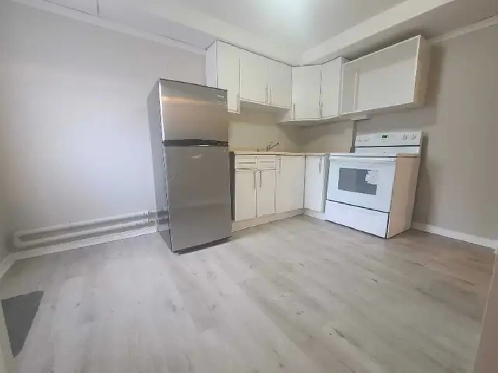 Trenton 2 bedroom ground floor $1600 all inclusive