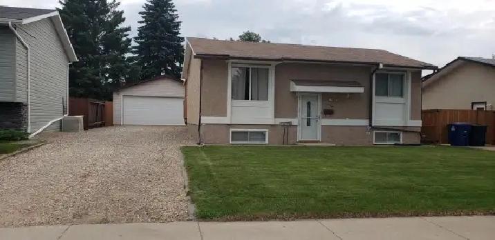 Whole house for rent on quiet crescent in Fairhaven
