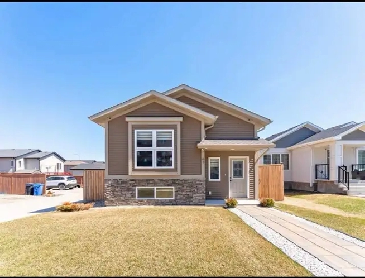 2 Bed Duplex with large yard