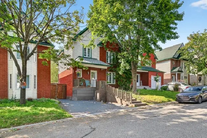 Detached Single Family House in Highly Desired Plateau For Sale
