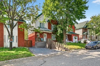 Detached Single Family House in Highly Desired Plateau For Sale