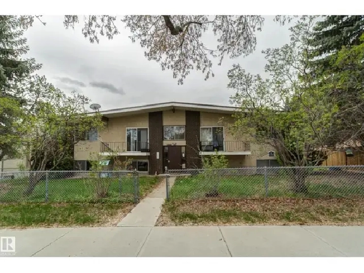 Heart of Old Strathcona - 1 bed with parking