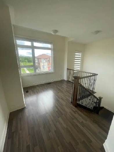 Beautiful House for Rent in Burlington / Hamilton Area