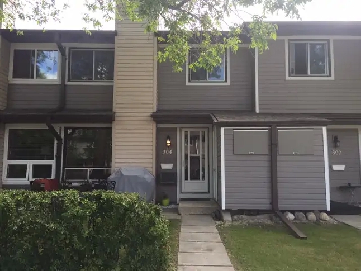 Charleswood 2BR 2BTH Townhouse Condo