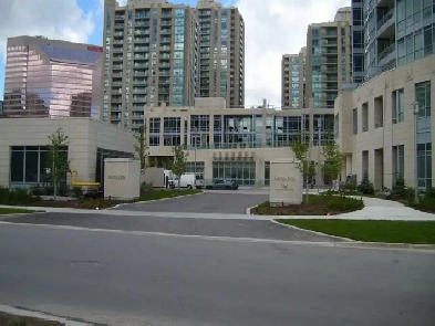 YONGE-FINCH 1-bedroom Mona Lisa Luxury Condo,TTC Subway at door