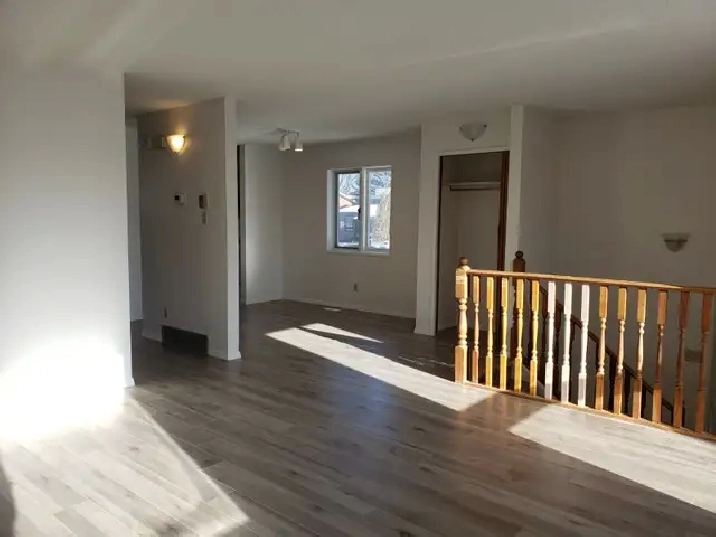 3 Bed   Den, 1.5 Bath  House for Rent - Lakeview Area