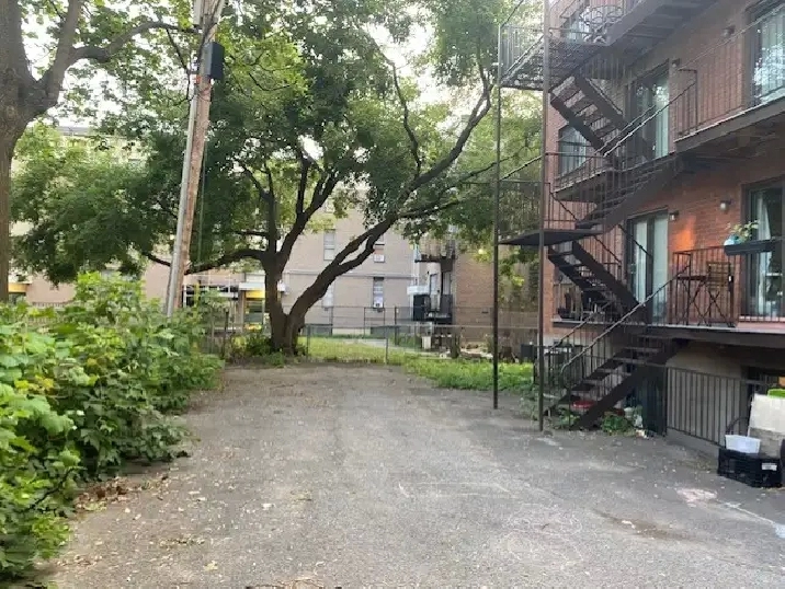 Downtown. Outside Parking space for monthly rent. Quiet resident