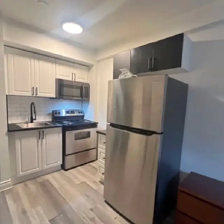 5240 Rue Berri studio - $995