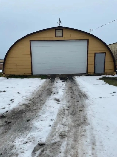 40sqft by 64sqft 2560sqft Heated Quonset For Lease