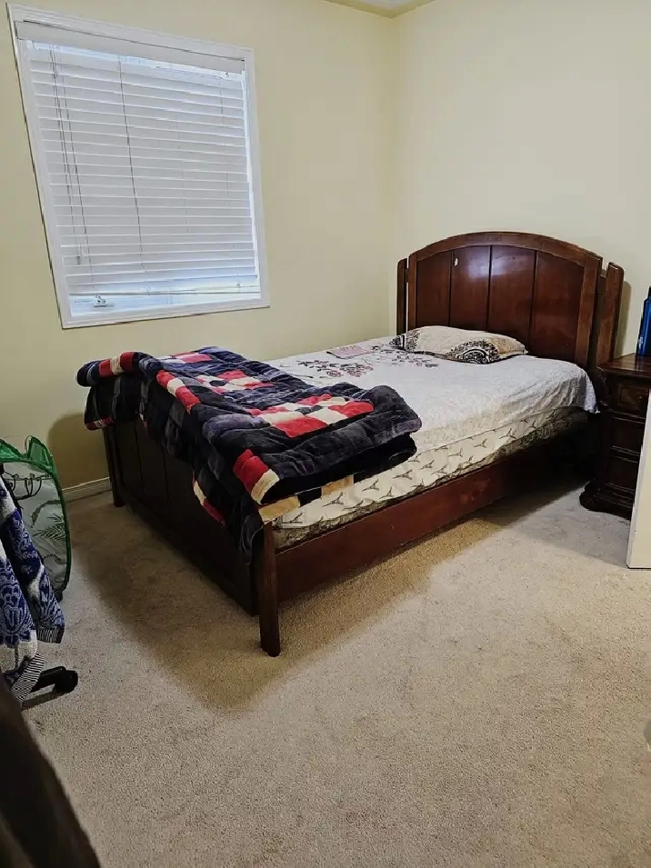 ONE PRIVATE ROOM RENT IS IN BRAMPTON