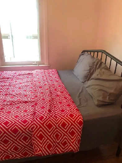 Furnished Room for Rent in Scarborough(Weekly payment available)