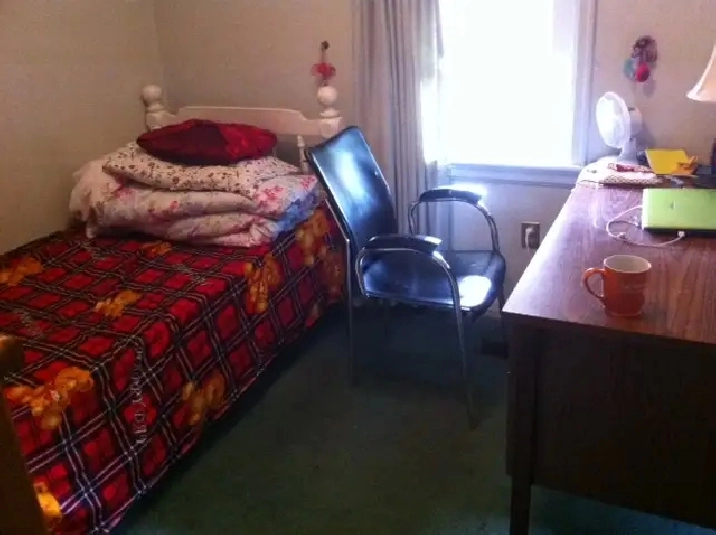 A few rooms near Mc for student rent in a student house