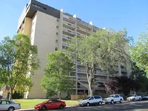 Barrington Place - Bachelor Suite