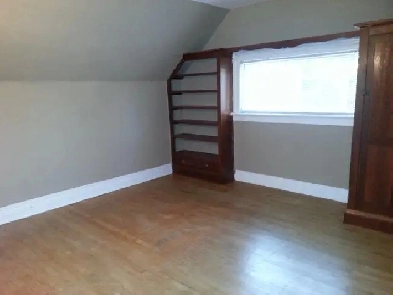 1 BR upstairs apt, close to downtown Dryden, ON