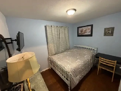 Room to rent  5 min walk to U of M! male student